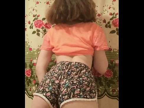 ❤️ Секси млада мадама сваля шортите си пред камерата. ❌ Слуги в bg.sexonfire.ru